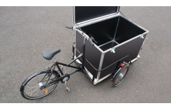 Vous pouvez poser sur la plate-forme une caisse Flightcase d'un volume de 550 litres 