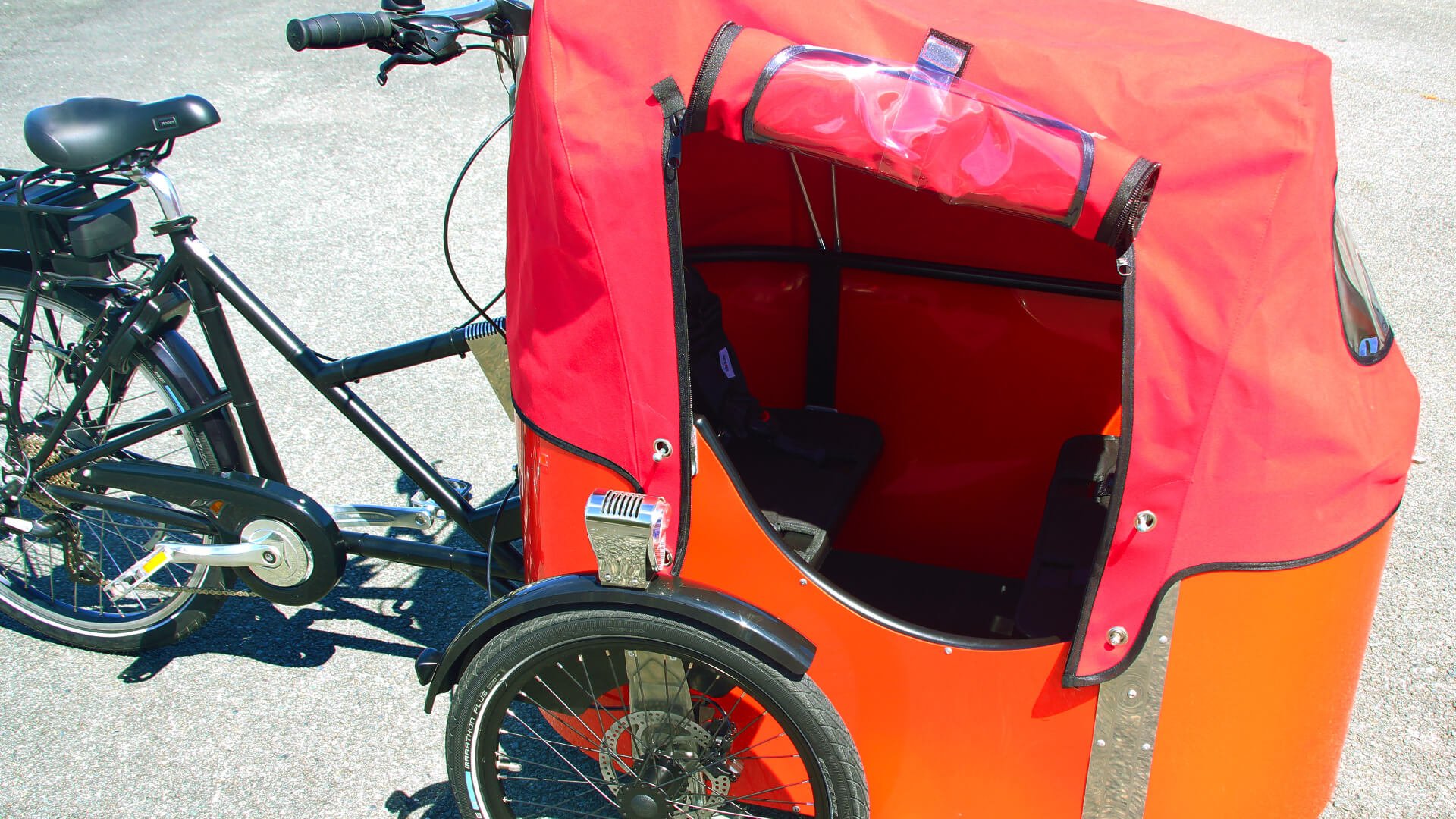 Triporteur NIHOLA CARGO 4.0 avec protection pluie rouge