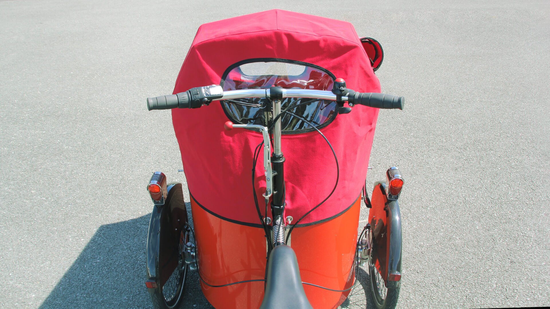 Triporteur NIHOLA CARGO 4.0 avec protection pluie rouge