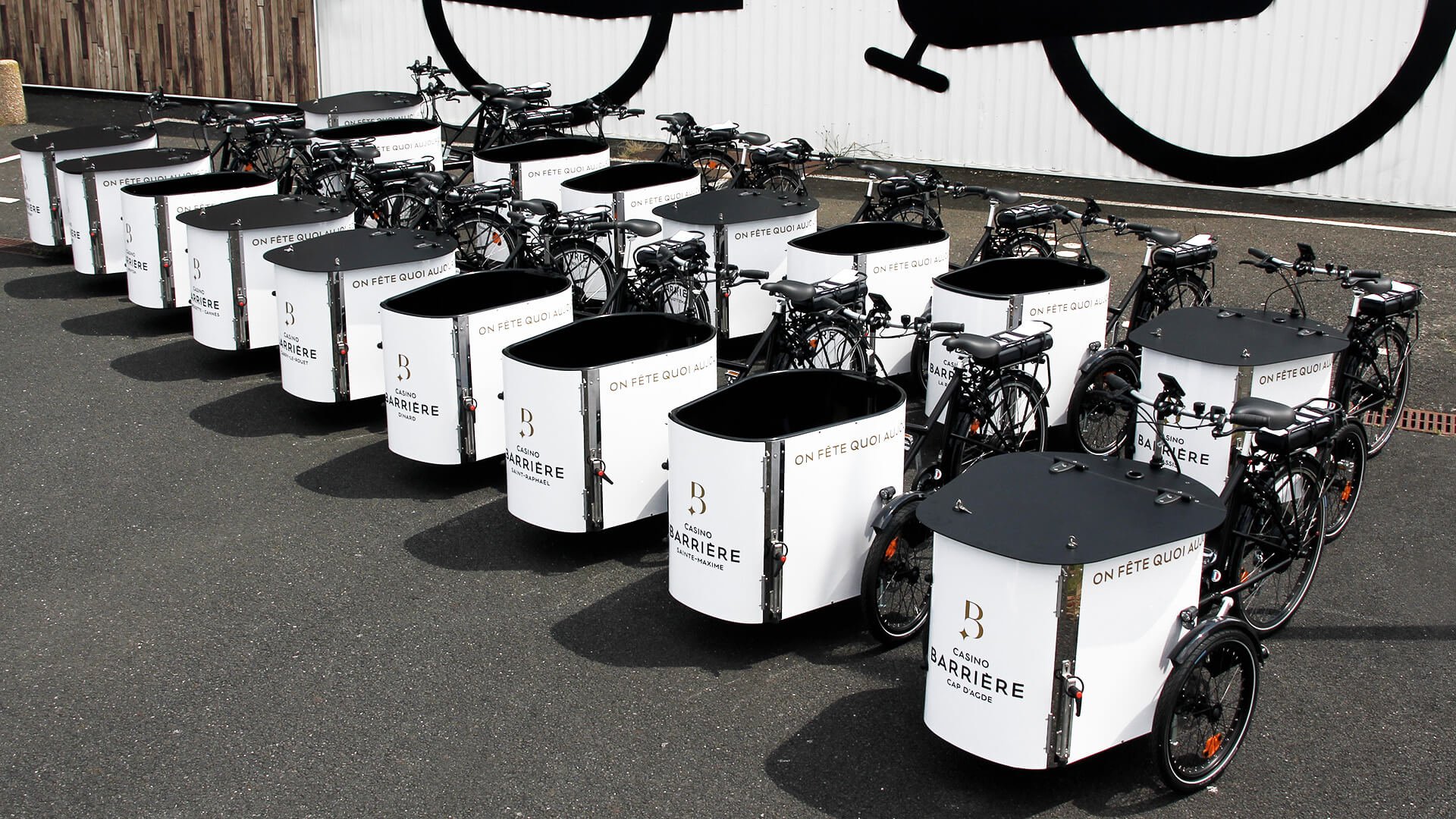 Une flotte de NIHOLA CARGO XL Événementiel entièrement personnalisés ! 