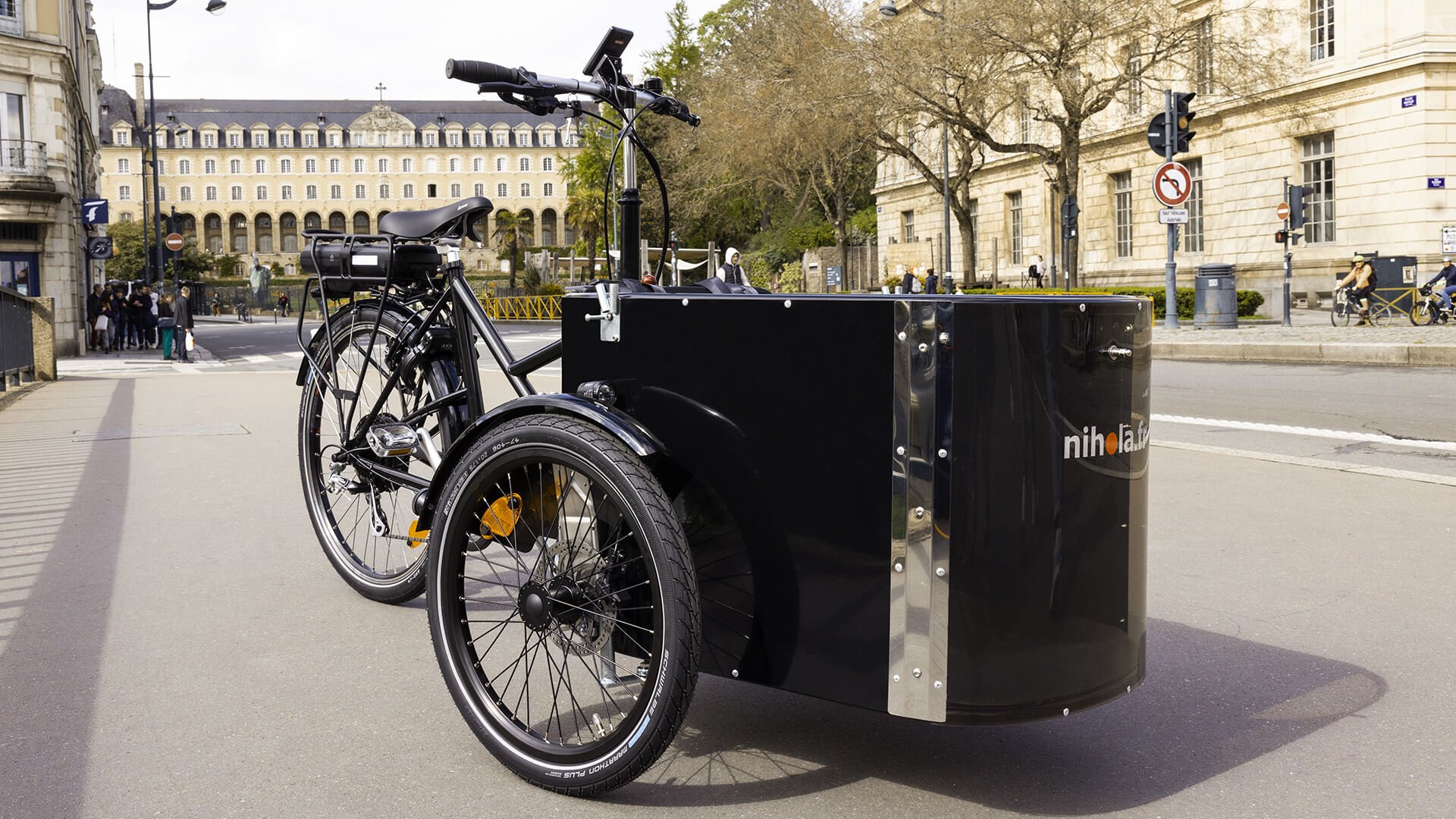 le triporteur électrique NIHOLA Cargo Family mesure très exactement 2m05 de long