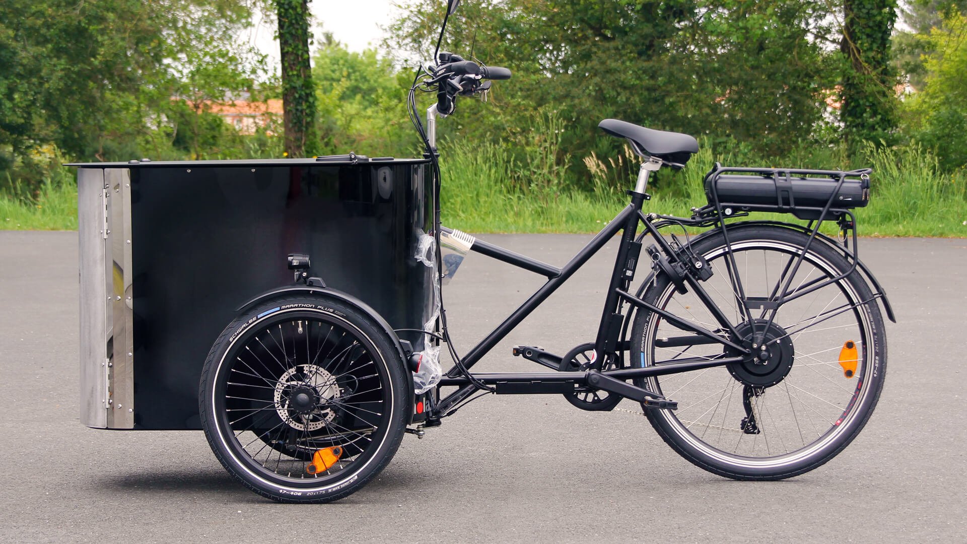 Vue de côté du NIHOLA CARGO XL Événementiel électrique 