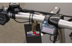 La console Shimano fixée sur le cintre 