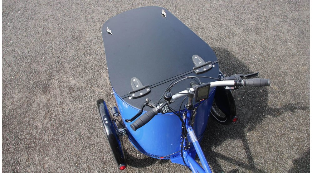Couvercle verrouillable amovible sur modèle de CARGO XL Pro