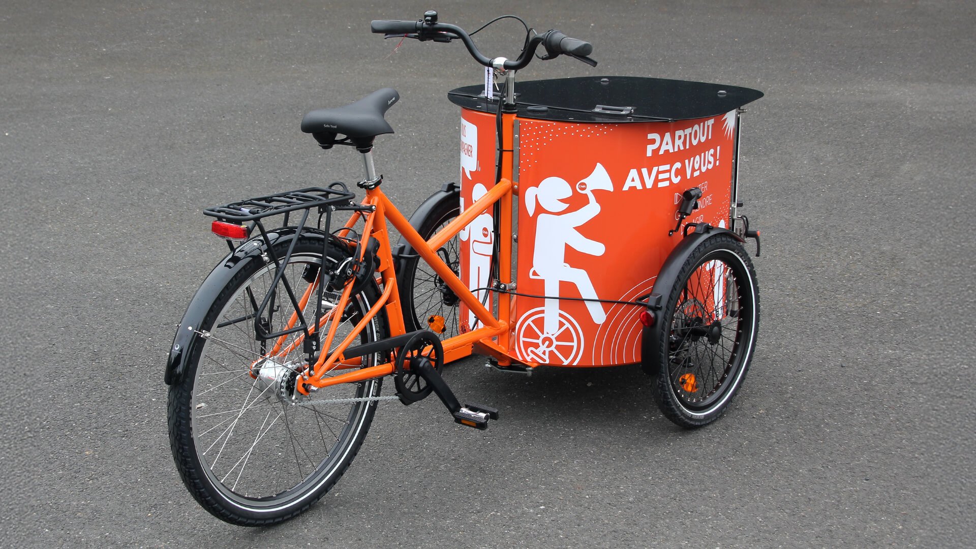 Vue de derrière du NIHOLA CARGO XL Événementiel