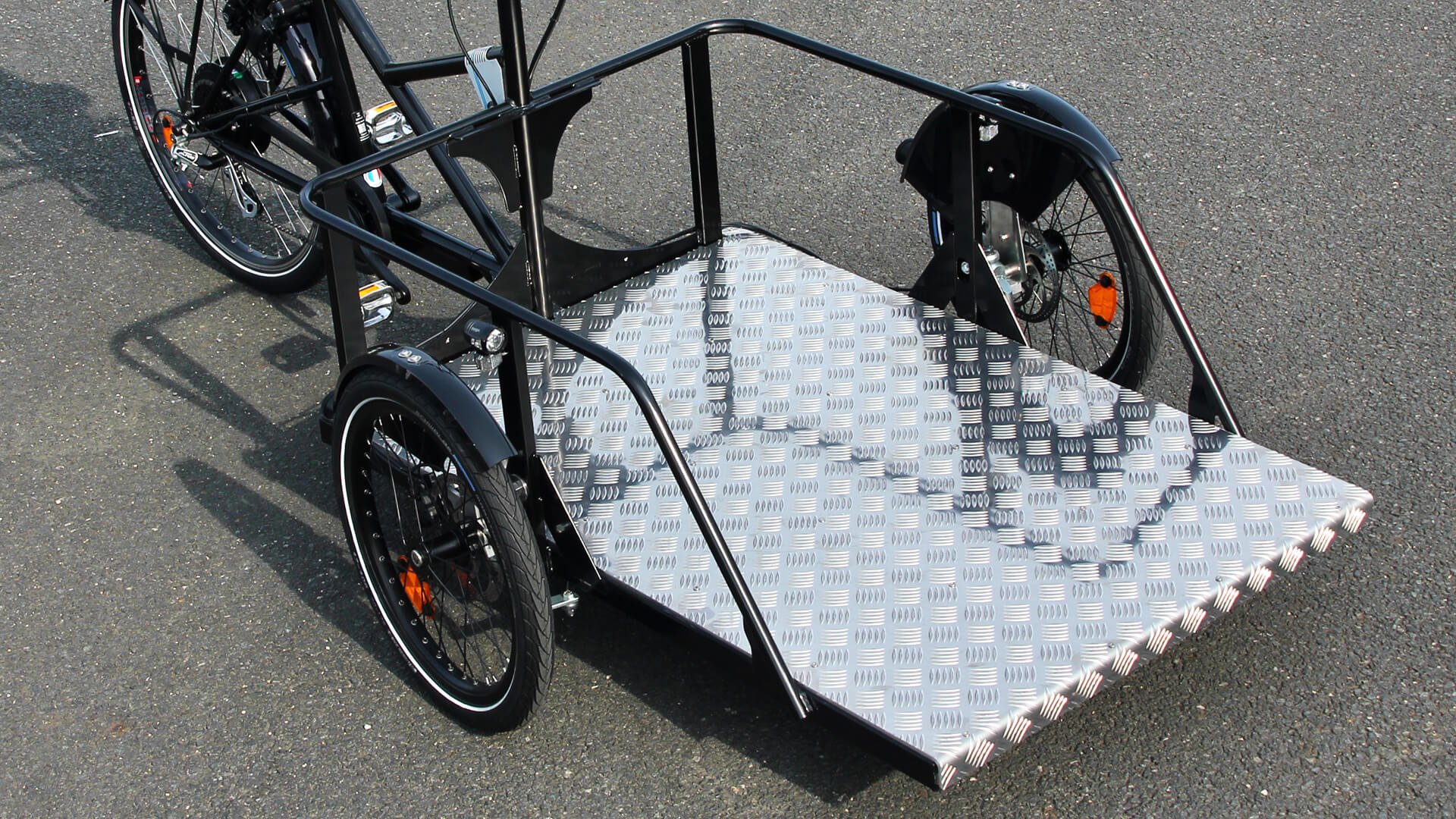 Plancher tôle larmée pour triporteur NIHOLA MAXX