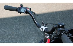 Le display Shimano SC-E5000 est installé près de la poignée gauche