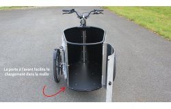 Porte avant qui facilite les chargements à l'intérieur de la malle