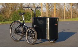 La malle avant du CARGO XL Pro offre un confortable volume de 230 litres