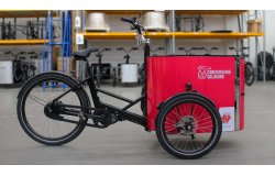 Le NIHOLA CARGO XL Pro avec malle intégralement stickée