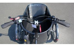 Le poste de pilotage d'un NIHOLA CARGO avec assistance pédalier Shimano