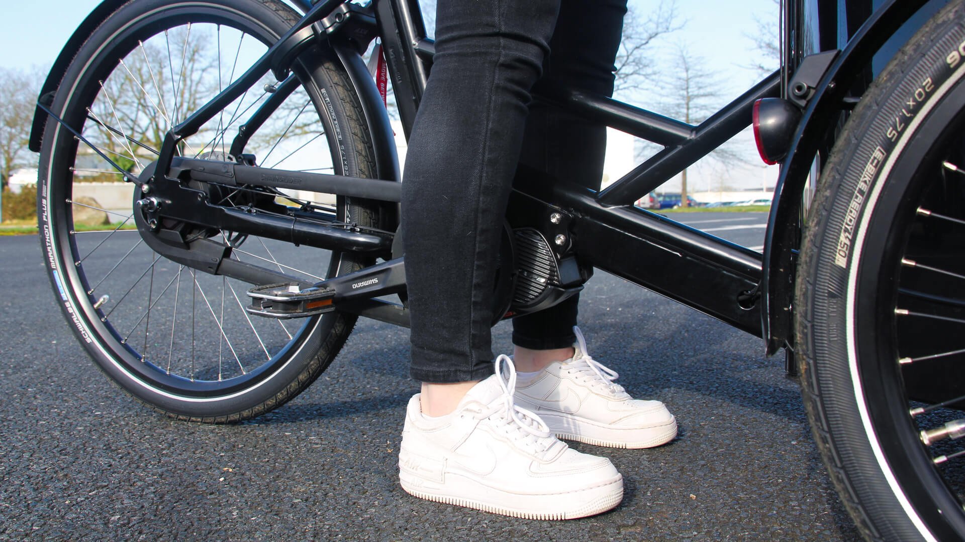 Le nouveau cadre NIHOLA faccile à enjamber (55 cm au-dessus du sol à son point le plus haut)