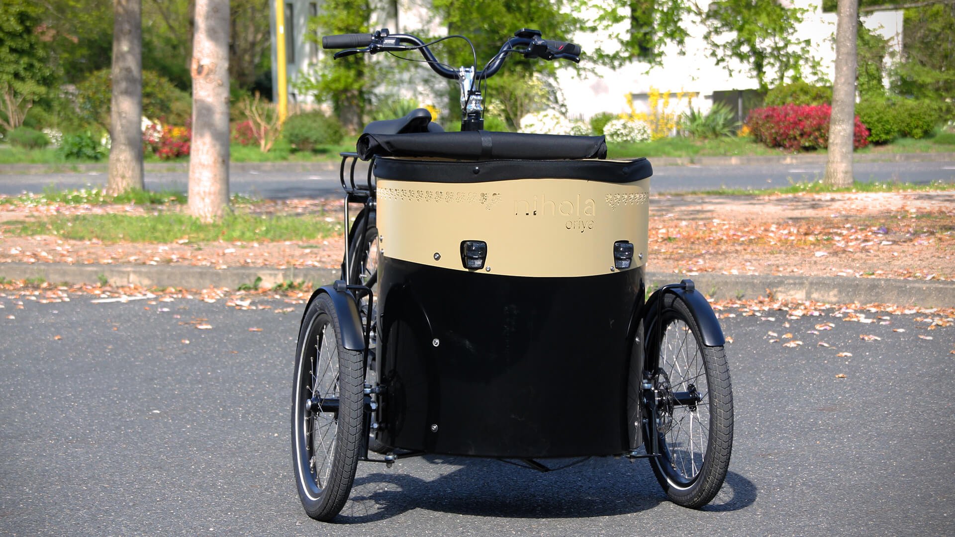 Triporteur NIHOLA ORIYA