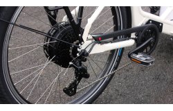 Le dérailleur microSHIFT Advent 9 vitesses des versions musculaires et électriques roue arrière