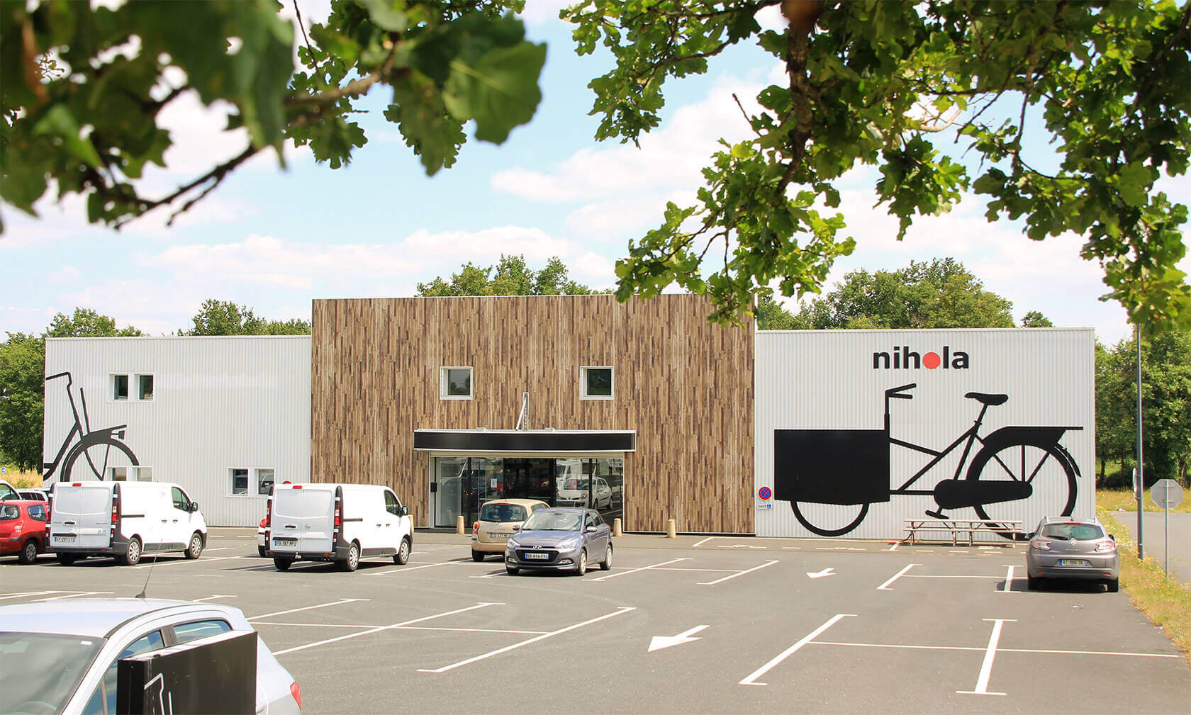 Les locaux de NIHOLA dans le Parc de la Bretonnière de Montaigu-Vendée (85)