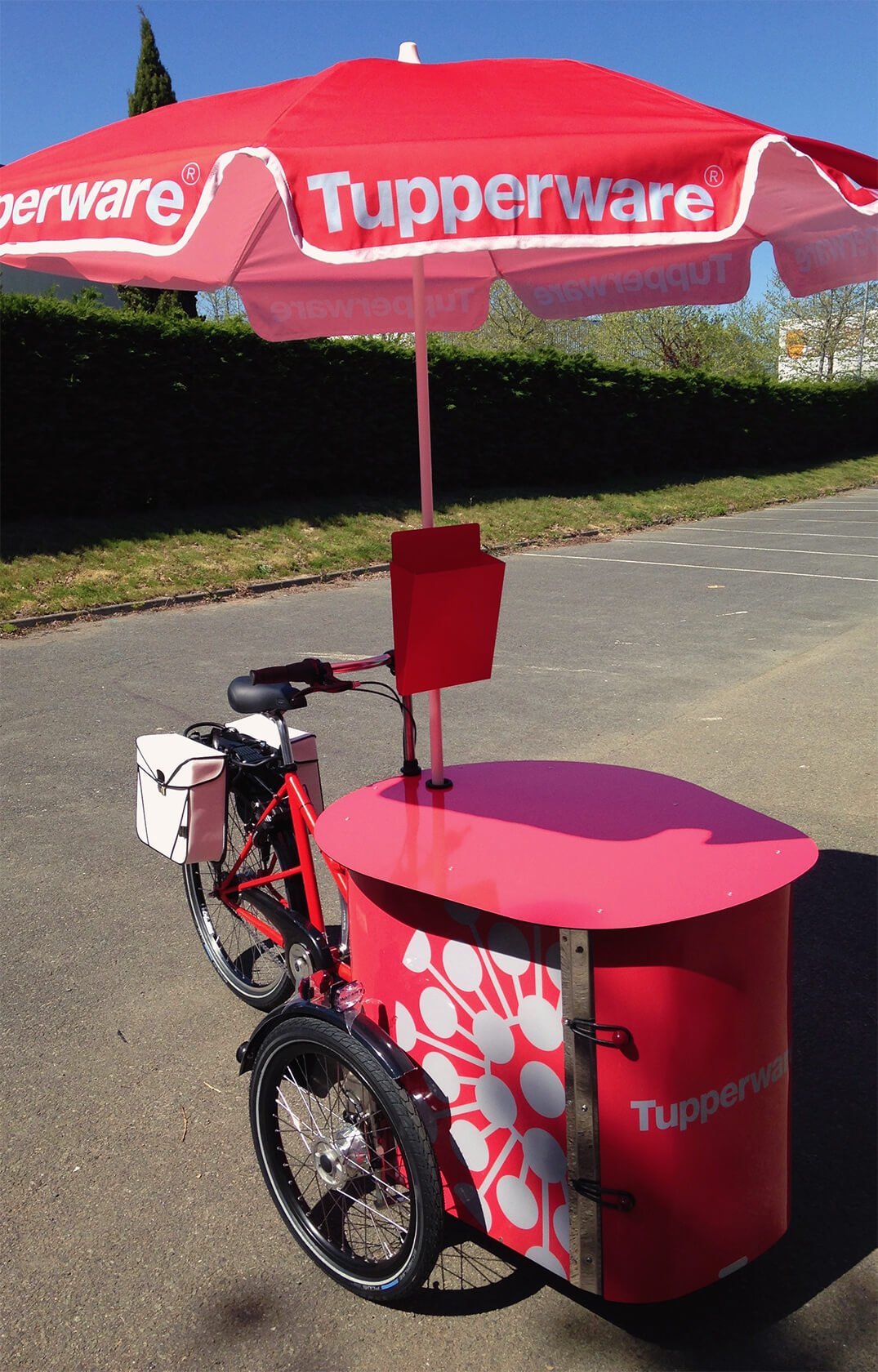 NIHOLA Cargo XL électrique avec parasol et comptoir débordant 